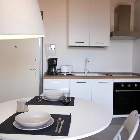 Апартаменты Ginny House - Charming Flat With Pool *