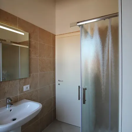 Ginny House - Charming Flat With Pool Апартаменты Тосколано-Мадерно