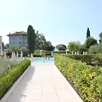 Ginny House - Charming Flat With Pool 아파트 *
