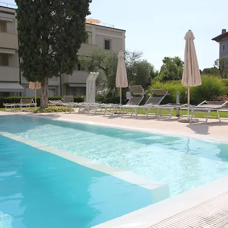 Lejlighed Ginny House - Charming Flat With Pool