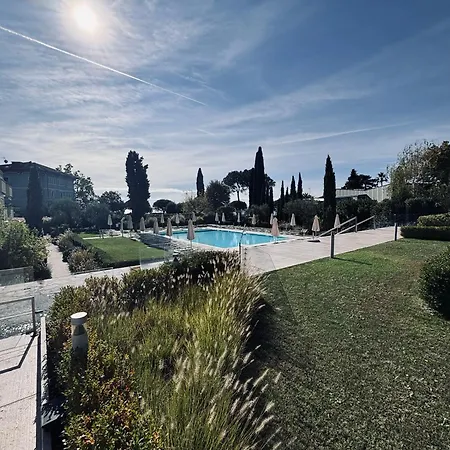 Ginny House - Charming Flat With Pool Lejlighed