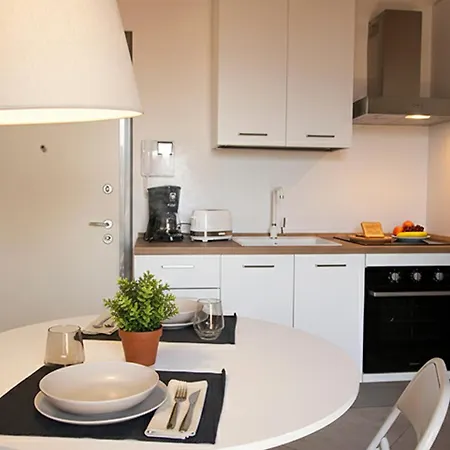 Ginny House - Charming Flat With Pool 아파트 *