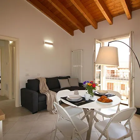 Ginny House - Charming Flat With Pool * Toscolano Maderno